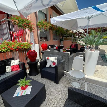 Hotel Virginia Garda  Zewnętrze zdjęcie